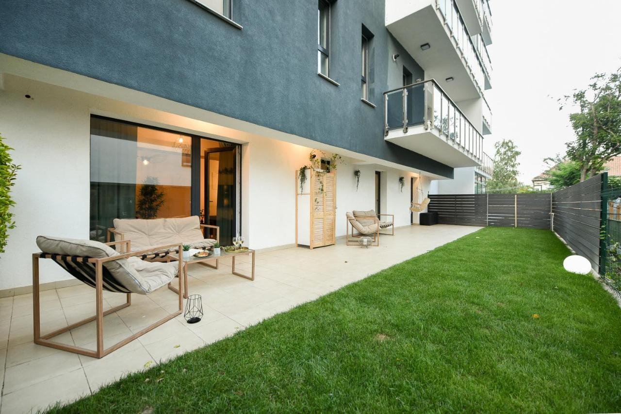 Vacation Feel - 2Br Apartment With Terrace & Private Parking In Baneasa 부쿠레슈티 외부 사진