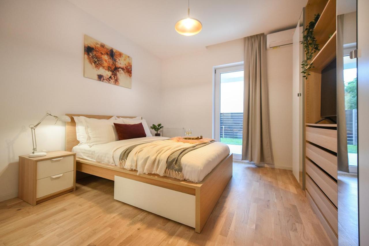 Vacation Feel - 2Br Apartment With Terrace & Private Parking In Baneasa 부쿠레슈티 외부 사진