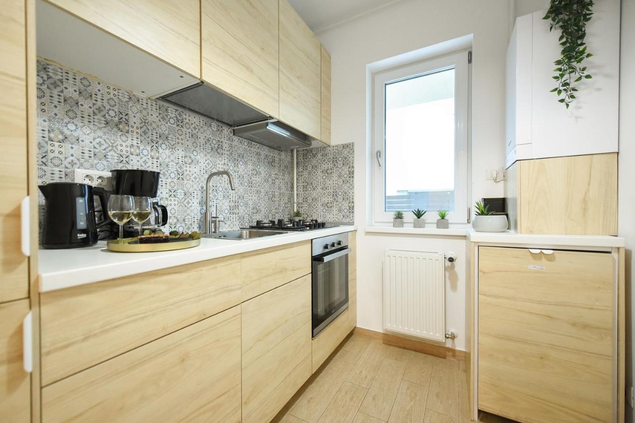 Vacation Feel - 2Br Apartment With Terrace & Private Parking In Baneasa 부쿠레슈티 외부 사진