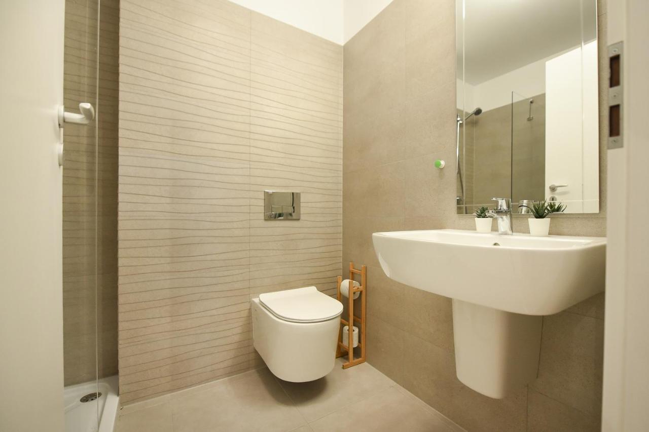 Vacation Feel - 2Br Apartment With Terrace & Private Parking In Baneasa 부쿠레슈티 외부 사진