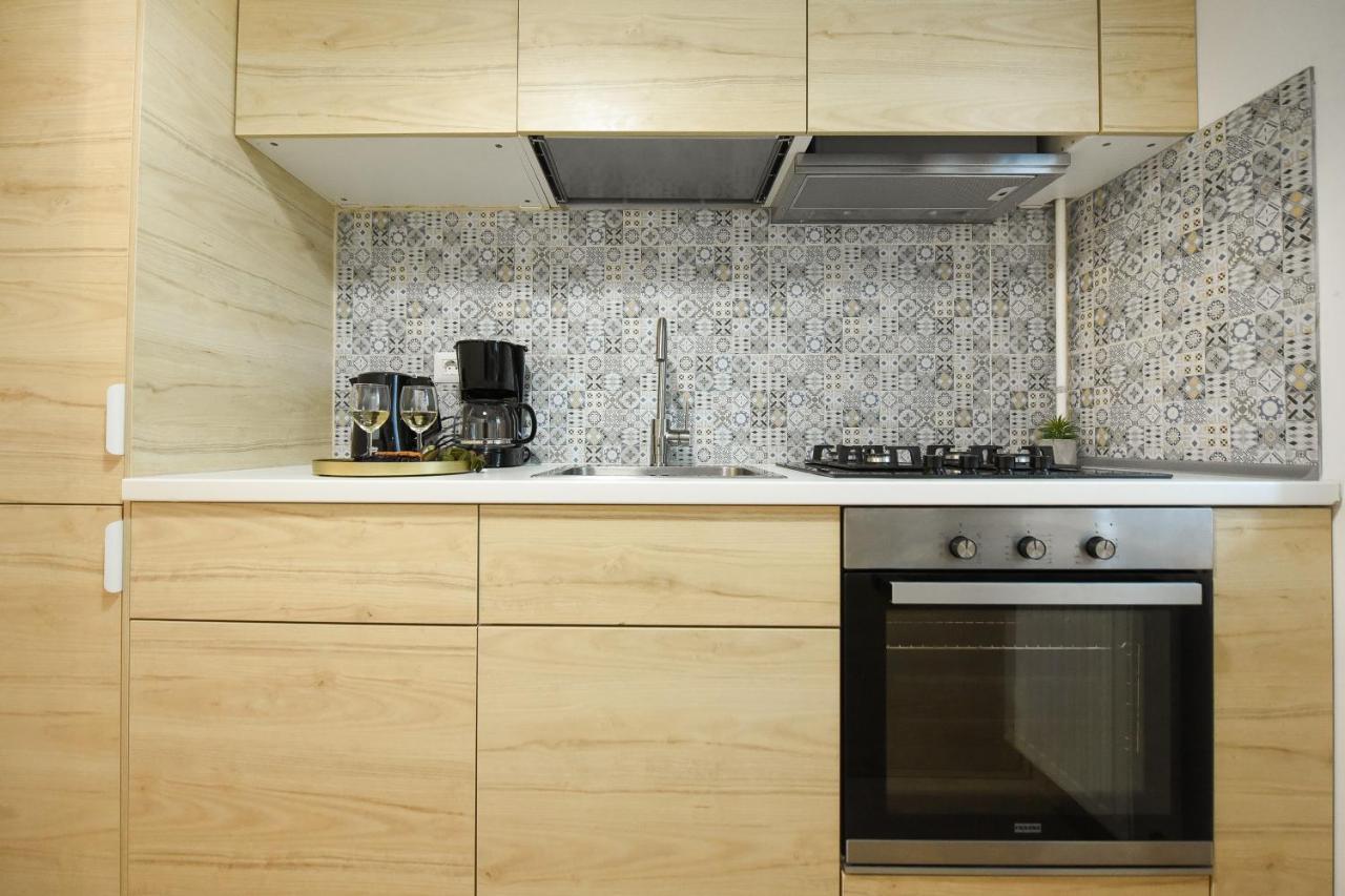 Vacation Feel - 2Br Apartment With Terrace & Private Parking In Baneasa 부쿠레슈티 외부 사진