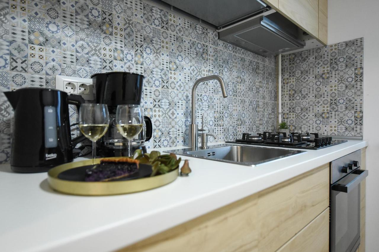 Vacation Feel - 2Br Apartment With Terrace & Private Parking In Baneasa 부쿠레슈티 외부 사진
